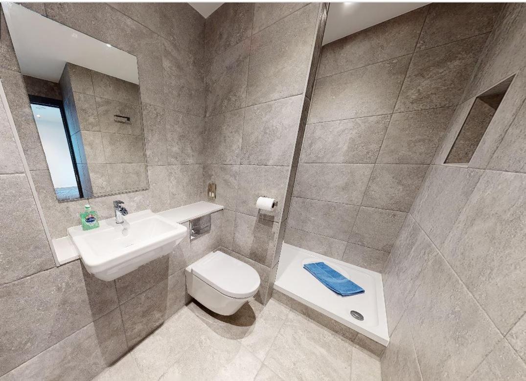 4 The View Apartments Ilfracombe - Seafront, Parking, Lift, Ev Eksteriør billede
