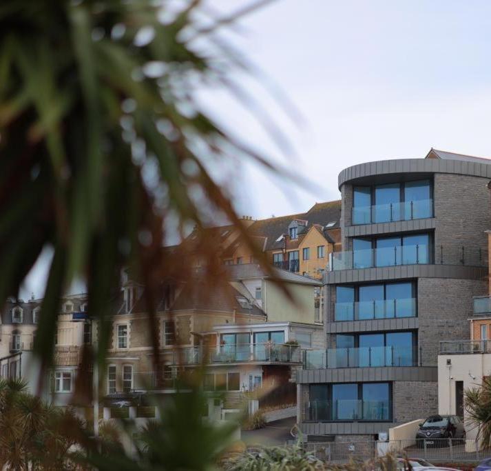 4 The View Apartments Ilfracombe - Seafront, Parking, Lift, Ev Eksteriør billede