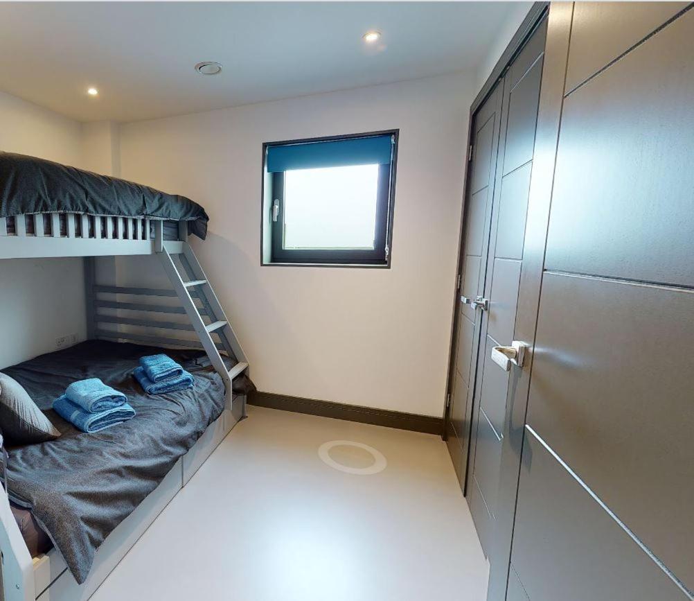 4 The View Apartments Ilfracombe - Seafront, Parking, Lift, Ev Eksteriør billede
